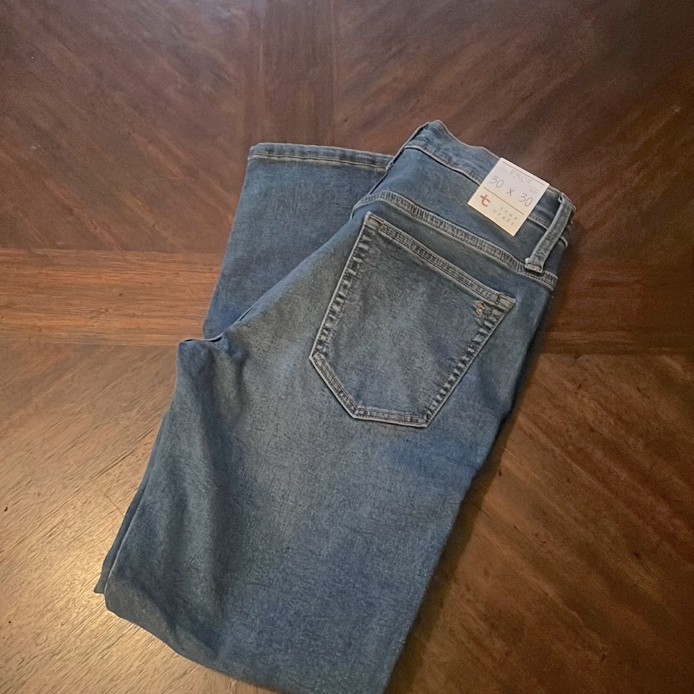 Men’s jeans NWT. Performance flex. Athletic fit